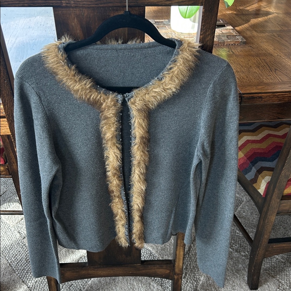 Gray Sweater with Faux Fur Trim. Open cartigan size small